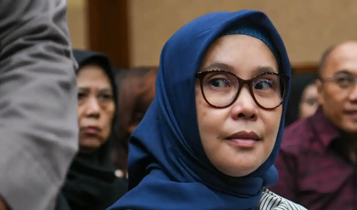 Mantan anggota DPR dari Fraksi PDI-P Riezky Aprilia bersiap mengikuti sidang lanjutan kasus korupsi Harun Masiku dan suap KPU dengan terdakwa Hasto Kristiyanto di Pengadilan Tipikor, Jakarta, Rabu (7/5/2025). Jaksa Penuntut Umum menghadirkan saksi mantan anggota DPR dari Fraksi PDI-P Riezky Aprilia