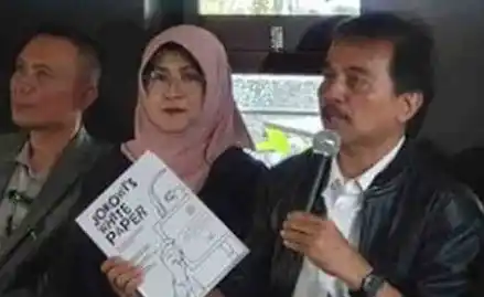 Roy Suryo, Rismon Sianipar, dan Tifa menggelar soft lauching buku Jokowi's White Paper.Foto: Dok MI/Istimewa