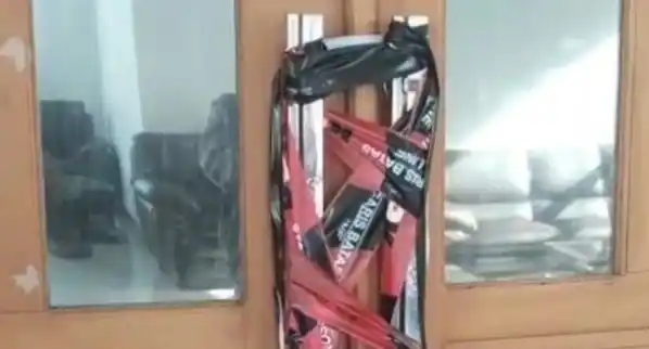 Salah satu ruang kerja yang disegel KPK di Kolaka Timur (Foto: Istimewa)