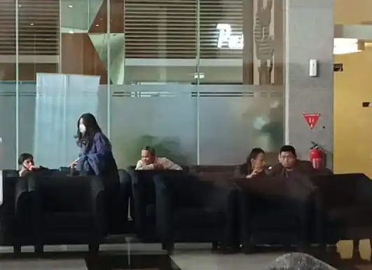 Tersangka kasus dugaan korupsi pada penyaluran dana Corporate Social Responsibility (CSR) BI-OJK, Satori, di Gedung Merah Putih KPK, Jakarta Selatan, Kamis (11/9/2025).