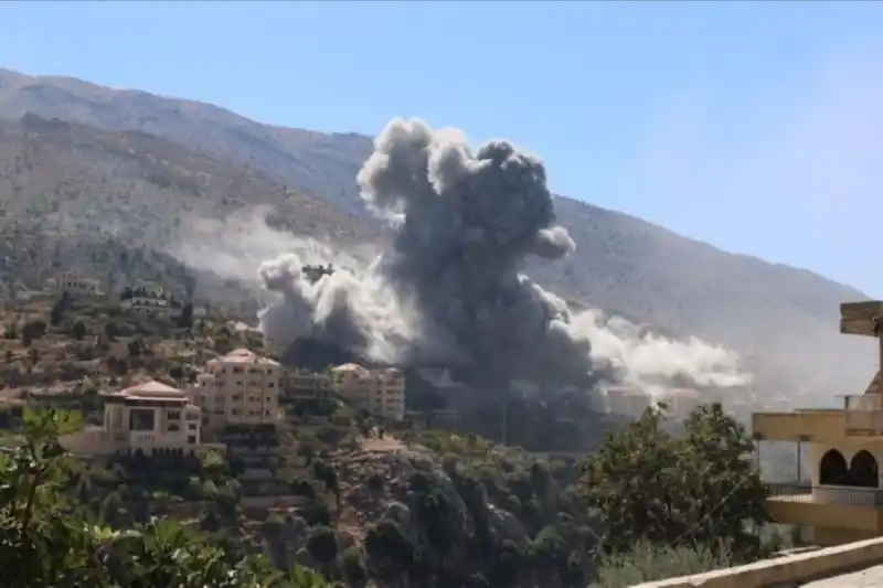 Serangan udara Israel ke Lebanon. [Foto: Anadolu]