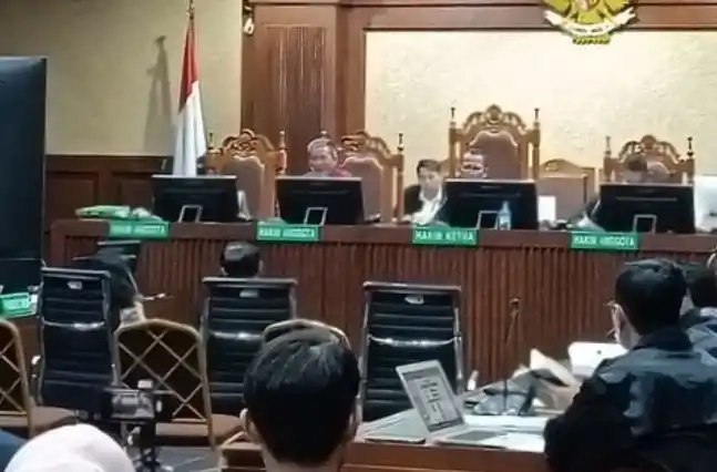 Sidang kasus dugaan suap vonis bebas Ronald Tannur, dengan terdakwa tiga Hakim PN Surabaya, Erintuah Damanik, Mangapul, dan Heru Hanindyo, di Pengadilan Negeri Jakarta Pusat, Selasa (4/3/2025). (Foto: Dok MI)