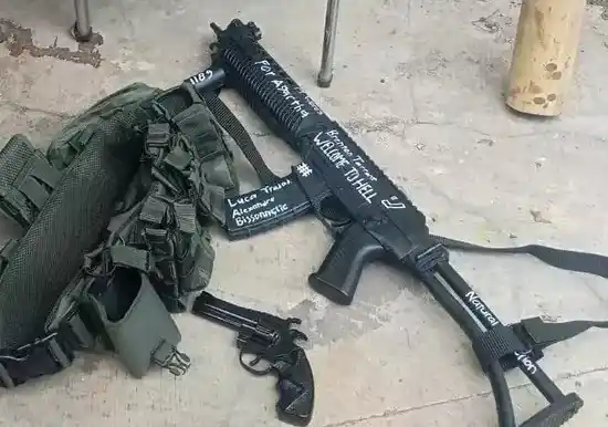 Senjata yang ditemukan dalam tragedi ledakan di Masjid SMAN 72 Kelapa Gading. (Foto: Dok MI/Istimewa)