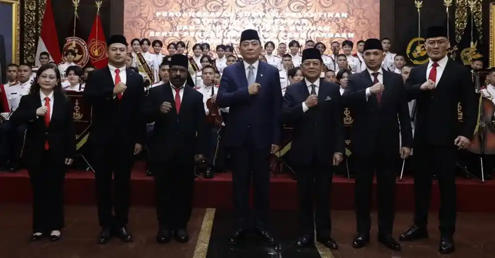 Menteri Pertahanan Sjafrie Sjamsoeddin mengangkat staf khusus di Kementerian Pertahanan (Kemhan), Senin (11/02/2025) (Foto: Instagram/@sjafrie.sjamsoeddin)