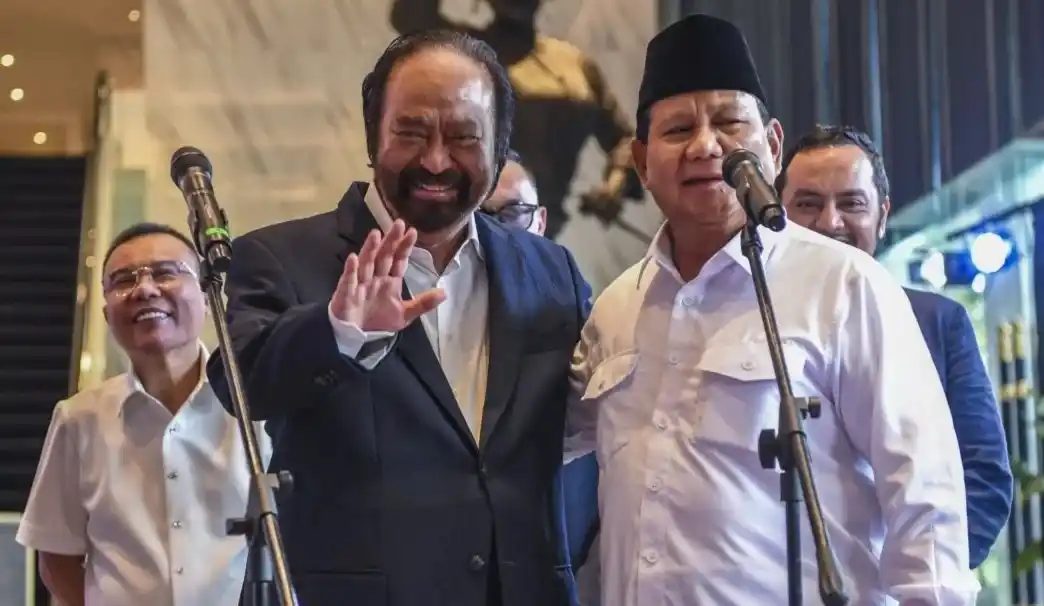 Presiden Prabowo Subianto (kanan) dan Surya Paloh (kiri) (Foto: Dok MI/Antara)