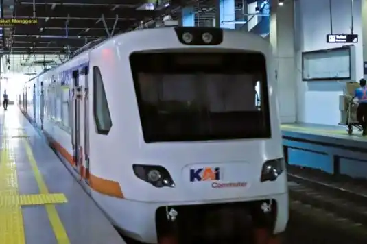 Tampilan Commuter Line Basoetta dari KAI Commuter (Foto: Antara)