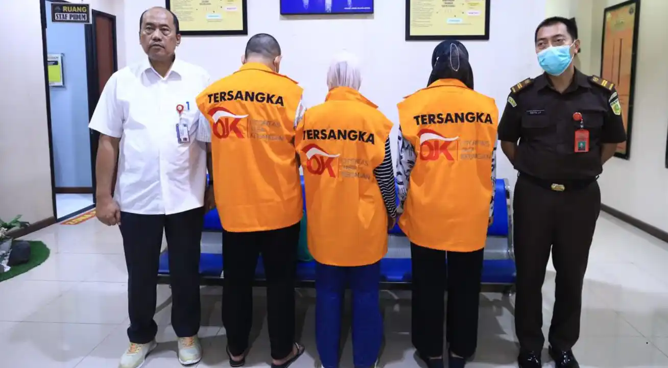 Tiga tersangka skandal BPR Panca Dana. (Foto: Dok Istimewa)