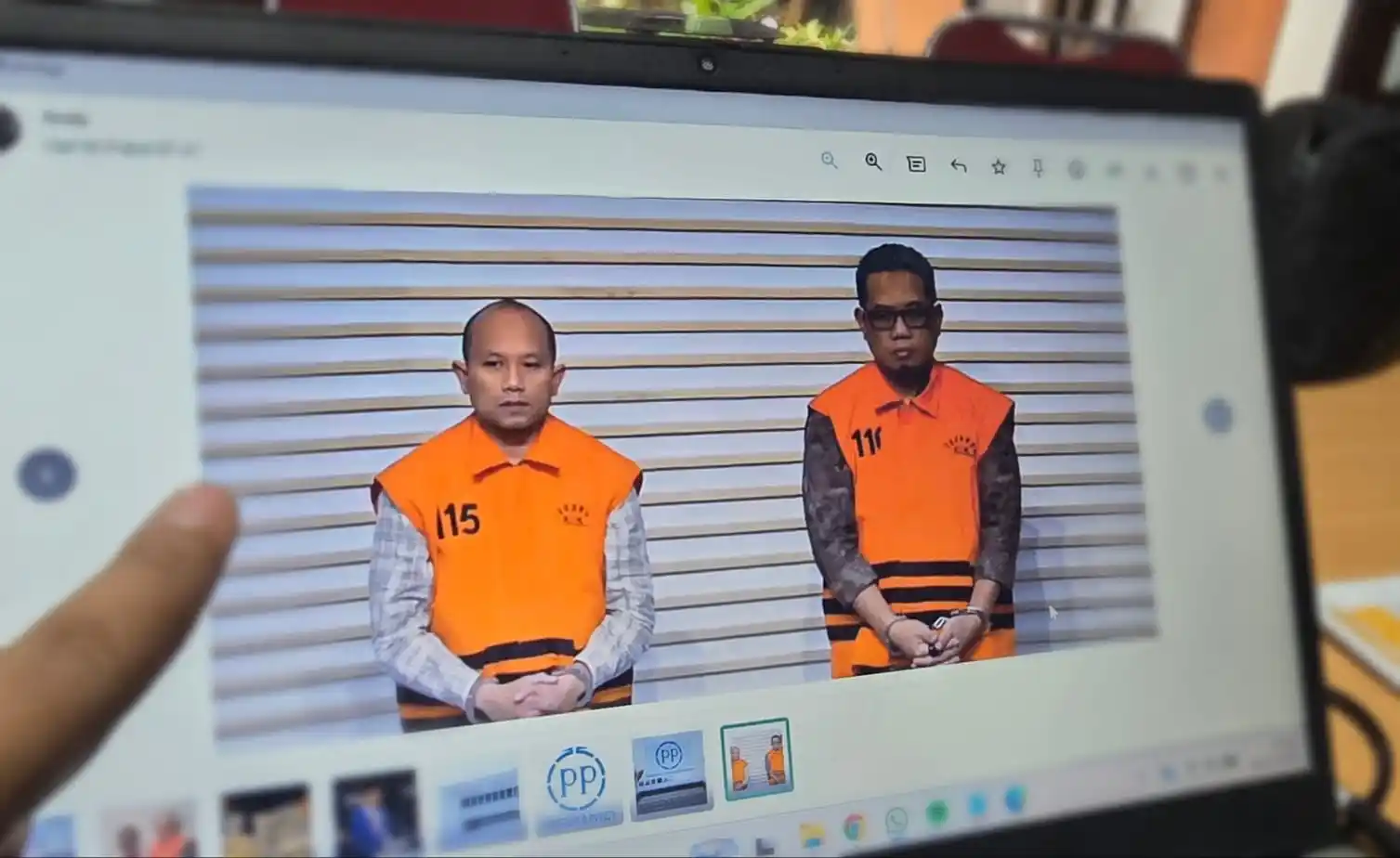 Penanganan kasus dugaan korupsi proyek fiktif PT Pembangunan Perumahan (PT PP) menuai sorotan keras karena baru menjerat dua tersangka, padahal fakta persidangan mengungkap jaringan vendor, perantara, dan pihak internal yang luas. Guru Besar Sosiologi Hukum Universitas Trisakti Trubus Rahardiansah menilai KPK harus membongkar kasus ini hingga ke pengambil keputusan strategis, bukan hanya pelaksana. Sorotan semakin tajam setelah Presiden Prabowo Subianto menegaskan pimpinan BUMN yang menyalahgunakan wewenang harus siap dipanggil aparat penegak hukum. Dua tersangka mengenakan rompi tahanan KPK, mantan pejabat kunci Divisi EPC PT PP, yakni Didik Mardiyanto dan Herry Nurdy Nasution (Foto: Dok MI)