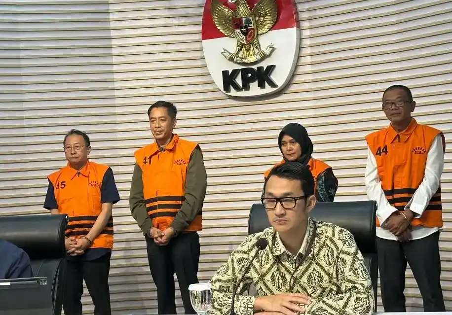Komisi Pemberantasan Korupsi (KPK) menahan empat orang tersangka kasus dugaan pemerasan dalam pengurusan Rencana Penggunaan Tenaga Kerja Asing atau RPTKA di lingkungan Kementerian Ketenagakerjaan. (Foto: Dok MI/Ant/Ist)