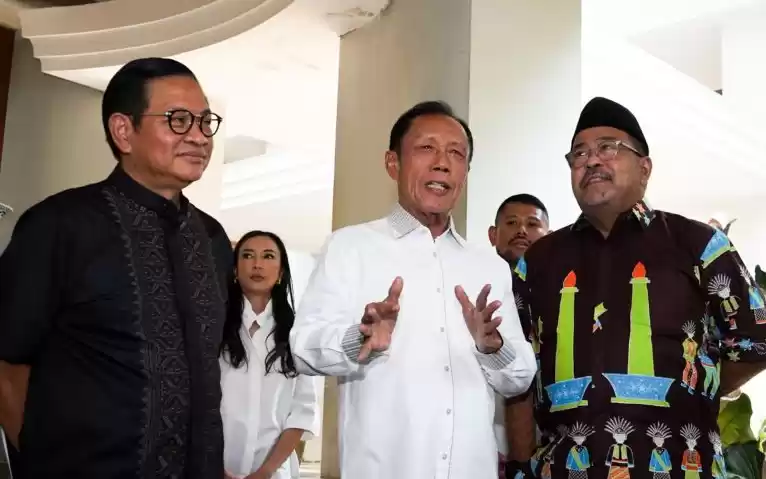 Calon Gubernur dan Wakil Gubernur DKI Jakarta Pramono Anung-Rano Karno bertemu Sutiyoso atau Bang Yos, Bekasi, Kamis (5/9/2024). Foto: ANTARA
