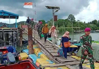 TNI AL Menggagalkan Penyelundupan 7 Calon PMI Ilegal ke Malaysia di Dermaga Kawasan Pulau Sebatik, Kalimantan Utara (Foto: Repro)