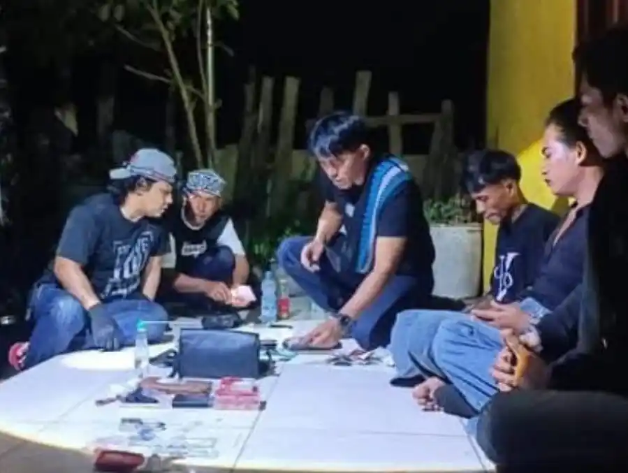 TNI melalui tim gabungan Kodim 1608/Bima berhasil menggagalkan peredaran narkoba di kawasan tambak Desa Penapali, Kecamatan Woha, Kabupaten Bima.