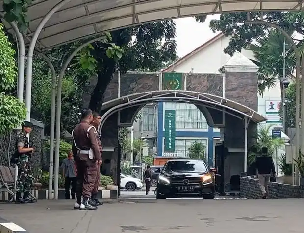 Kondisi penjagaan di gerbang masuk Kejaksaan Agung, Jakarta, Rabu (14/5/2025)