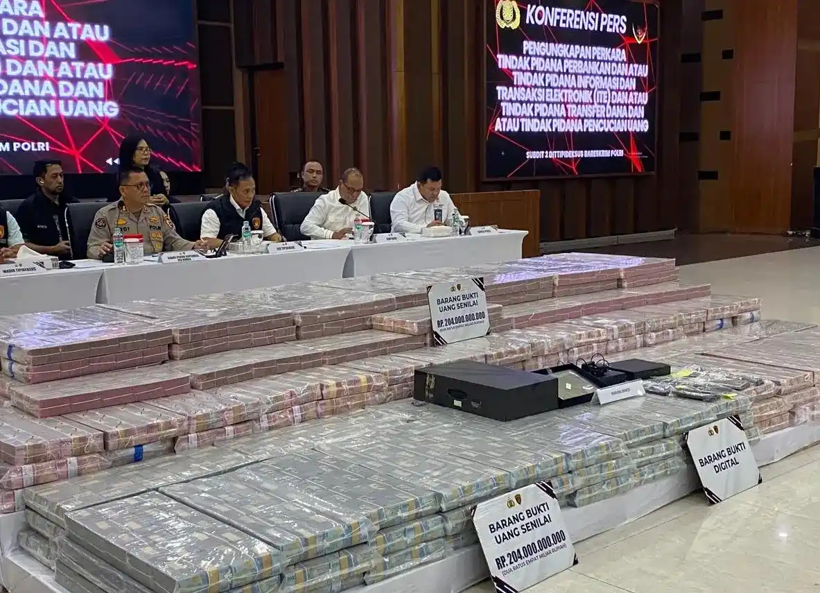 Direktorat Tindak Pidana Ekonomi Khusus Bareskrim Polri mengungkap kasus tindak pidana perbankan dan pencucian uang (TPPU). Kasus pembobolan rekening dormant ini dirilis di Bareskrim Polri, Kamis (25/9/2025) (Foto: Dok MI/Aan)