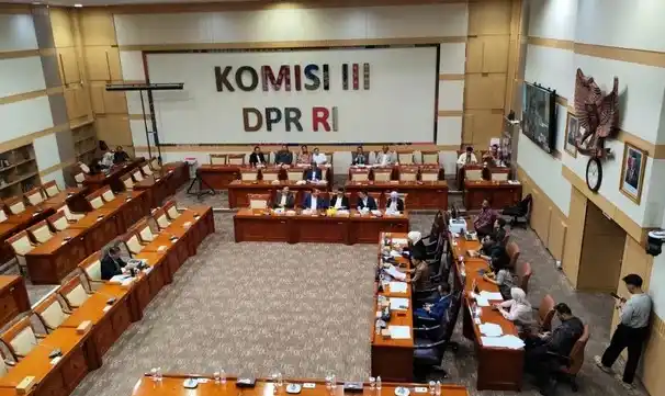 Komisi III DPR menggelar fit and proper test untuk calon Hakim Mahkamah Konstitusi (MK) pengganti Hakim Konstitusi Arief Hidayat yang akan memasuki usia pensiun pada Februari 2026, Rabu (20/8/2025) Foto: Dok MI/Ist