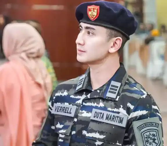 Verrell Bramasta diangkat menjadi duta maritim TNI AL. (Foto: Instagram/@bramastavrl)