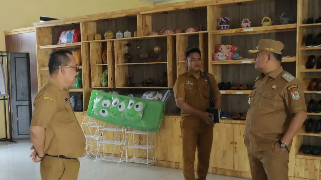 Wakil Bupati Asahan Rianto melakukan sidak ke beberapa Organisasi Perangkat Daerah (OPD) (Foto: Ist)