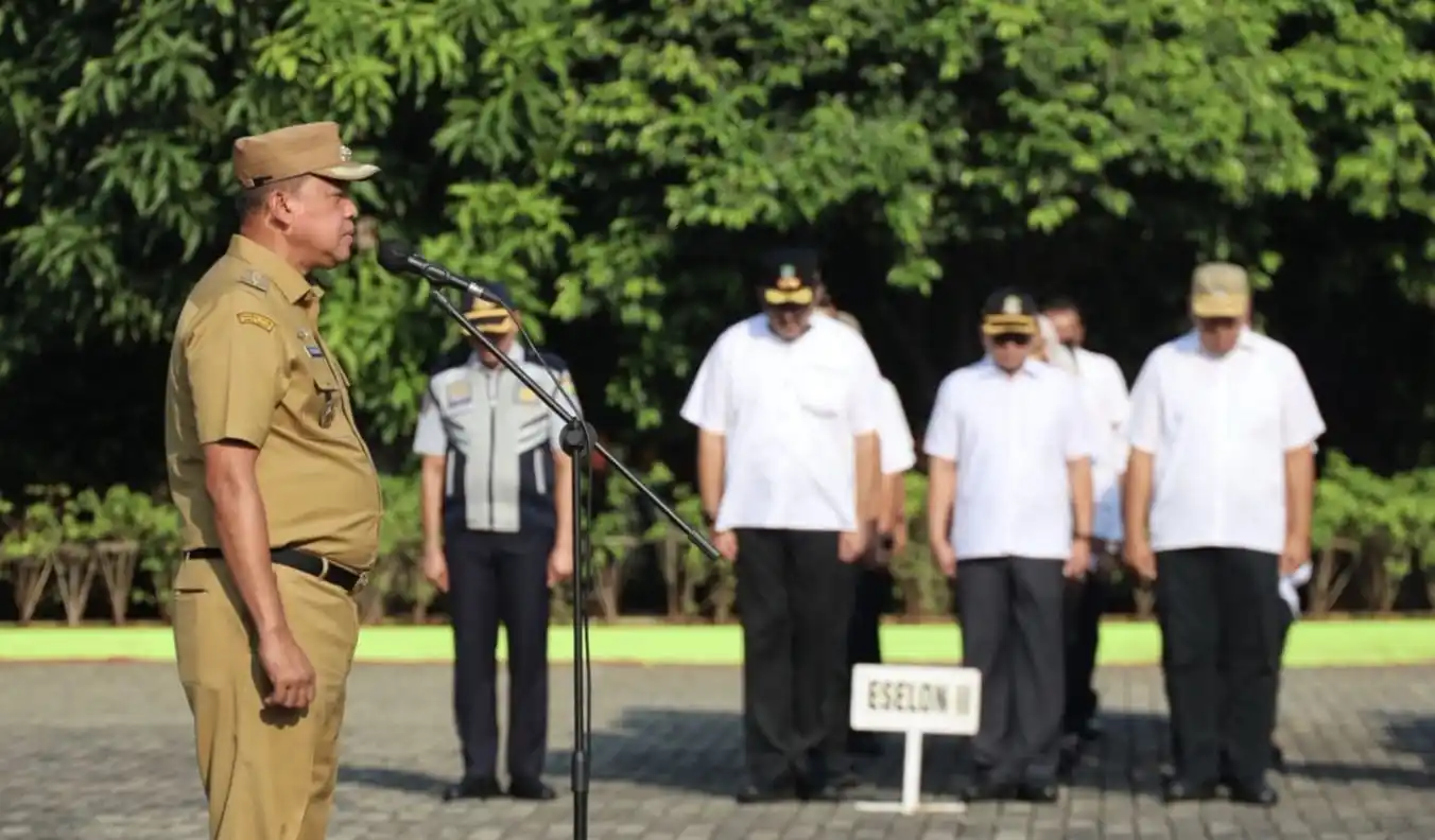 Wali Kota Bekasi, Tri Adhianto, Pimpin Upacara Apel Pagi, Senin (1/9) (Foto: Dokpim)
