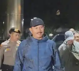 Wali Kota Madiun, Maidi, akhirnya tiba di Gedung Merah Putih Komisi Pemberantasan Korupsi (KPK), Jakarta, Senin malam (19/1/2026), setelah terjaring operasi tangkap tangan (OTT) yang digelar lembaga antirasuah di Madiun, Jawa Timur.