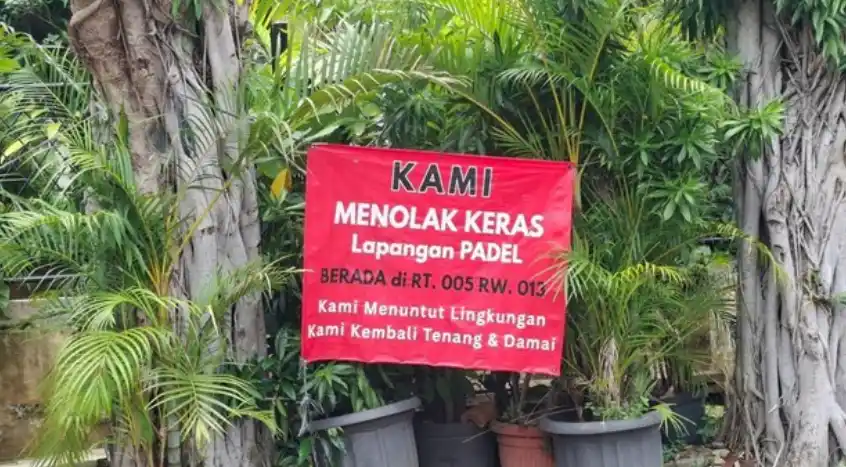 Warga Pulomas menolak keberadaan lapangan padel yang menyebabkan kebisingan (Foto: Dok MI)