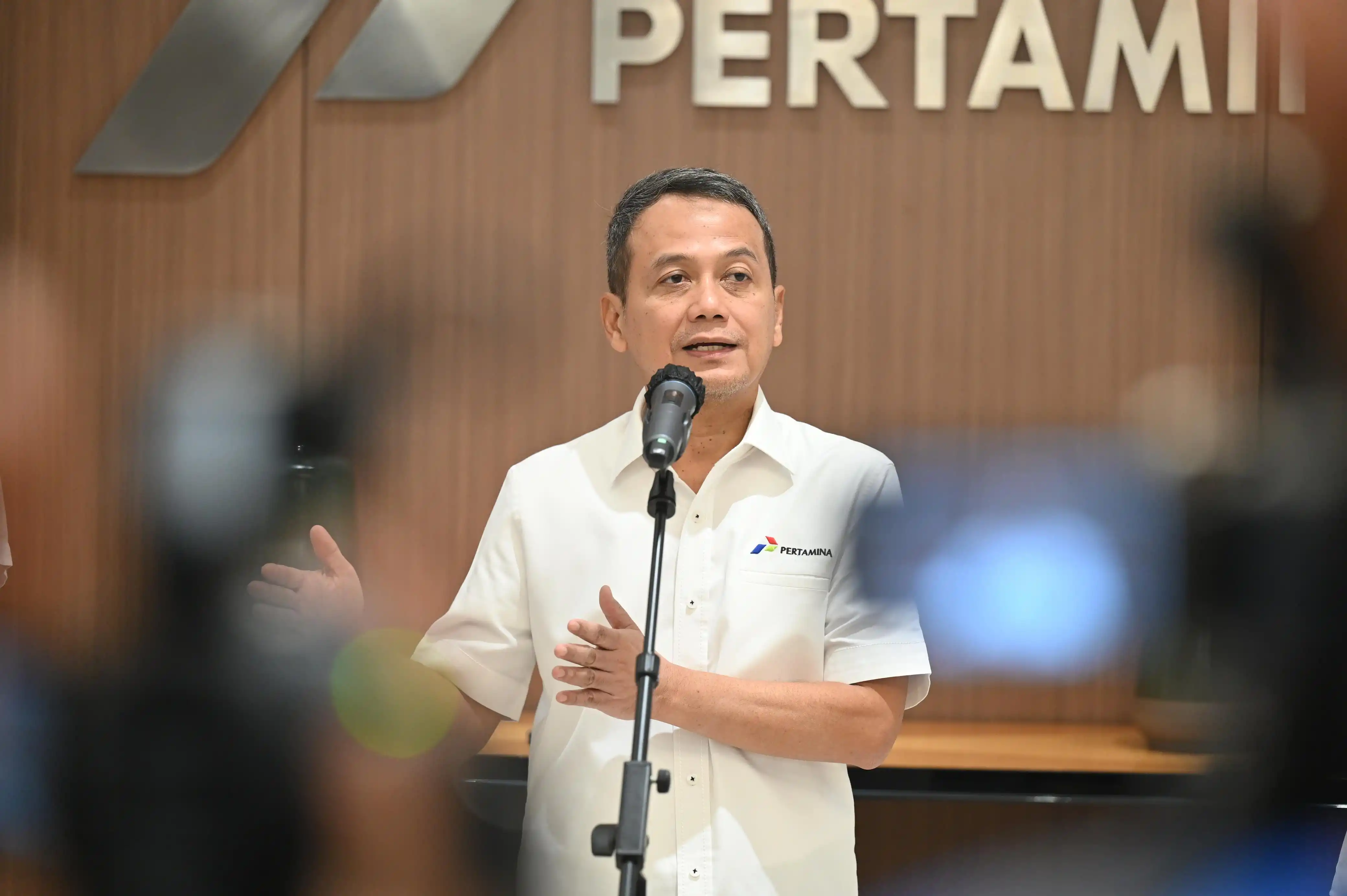 Wakil Direktur Utama Pertamina, Wiko Migantoro saat melakukan Press Conference terkait Kesiapan Satgas Ramadan dan Idulfitri 1446 H Pertamina Grup di Graha Pertamina, Kamis (27/3/2025). [Foto: Doc. Pertamina]