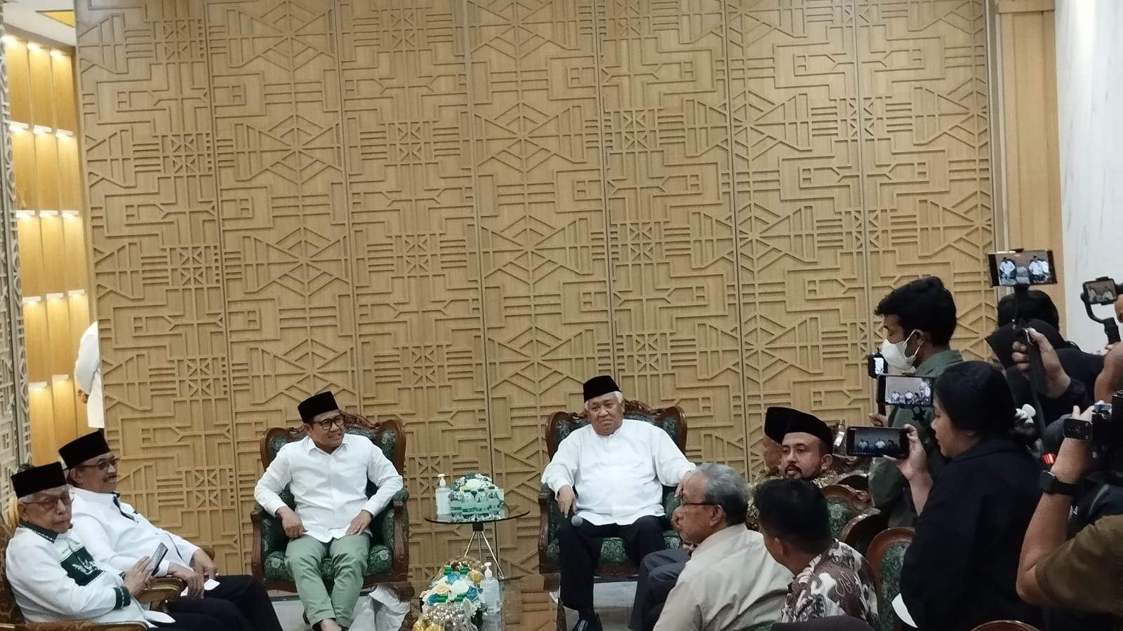 Ketua Umum PKB Muhaimin Iskandar Bersama Din Syamsuddin (Foto: Dhanis/MI)